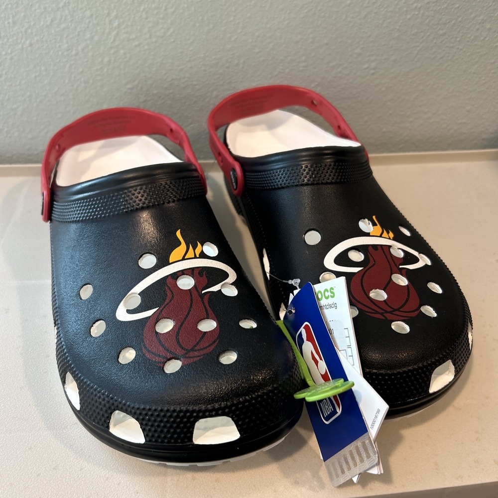 Crocs NBA Miami Heat Classic Clogs Mens Size 12 Black Red 208861-001 NEW